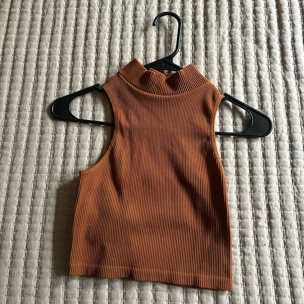 Burnt orange cropped tank